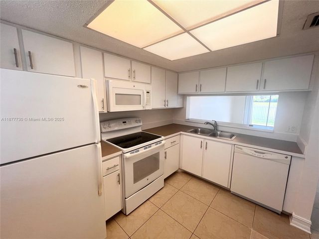 5200 NW 31st Ave 102, Fort Lauderdale, FL 33309