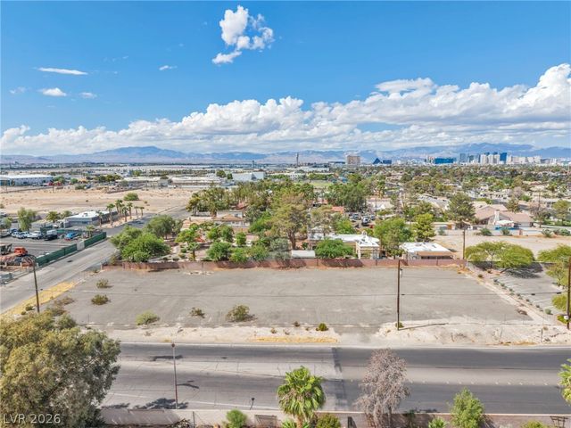 E Quail, Las Vegas, NV 89120