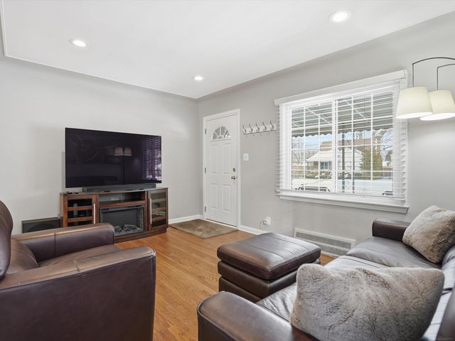 3219 N Blair Avenue, Royal Oak, MI 48073