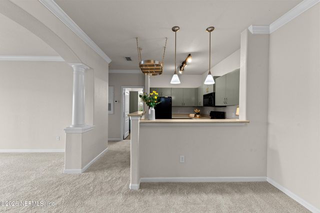 8290 GATE Parkway W 1014, Jacksonville, FL 32216