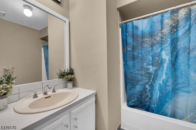 177 Cynthia Dr, Mansfield Twp., NJ 07840