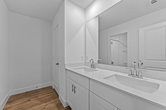 156 Great Northern DR, Cedar Creek, TX 78612