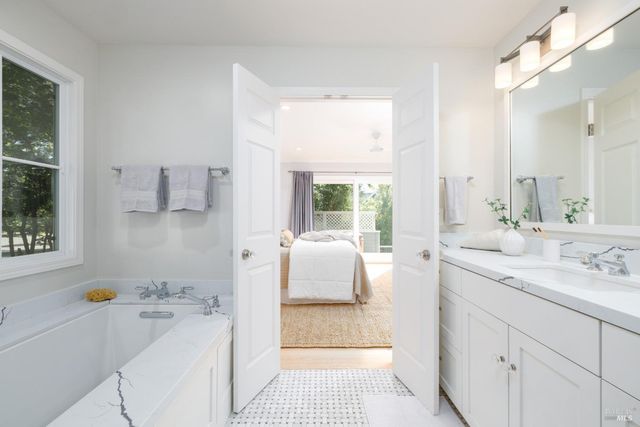 4713 Circle B Pl, Santa Rosa, CA 95405