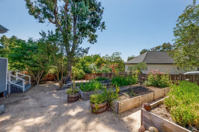 4713 Circle B Pl, Santa Rosa, CA 95405