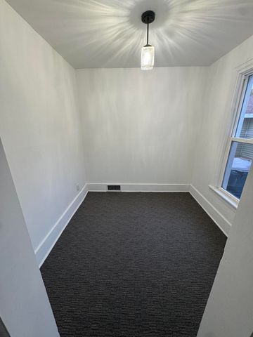 103 E Savidge Street, Spring Lake Vllg, MI 49456