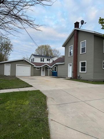 103 E Savidge Street, Spring Lake Vllg, MI 49456