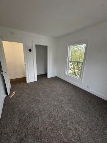 103 E Savidge Street, Spring Lake Vllg, MI 49456