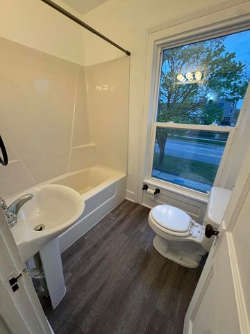 103 E Savidge Street, Spring Lake Vllg, MI 49456