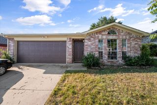 210 Faircrest Drive, Arlington, TX 76018
