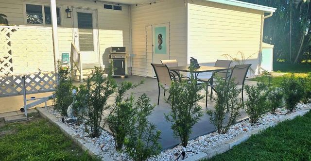 176 INDEPENDENCE AVENUE 6, Palm Harbor, FL 34684