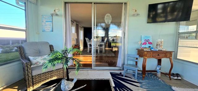 176 INDEPENDENCE AVENUE 6, Palm Harbor, FL 34684