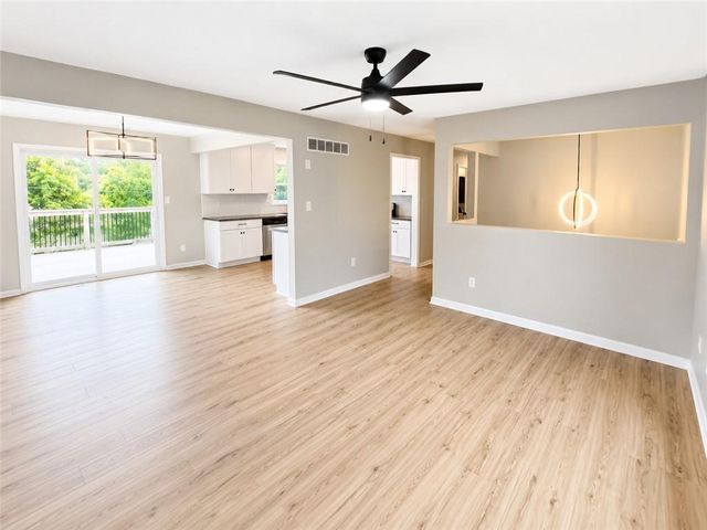 17008 E 2nd Street, Independence, MO 64056