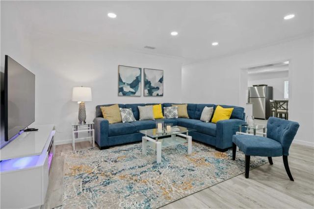15059 Oro Grande Street, Sylmar, CA 91342