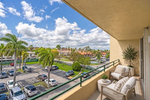 8320 NW 8th St 2-414, Miami, FL 33126