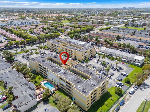 8320 NW 8th St 2-414, Miami, FL 33126