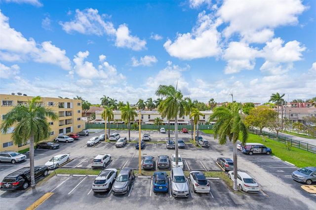 8320 NW 8th St 2-414, Miami, FL 33126