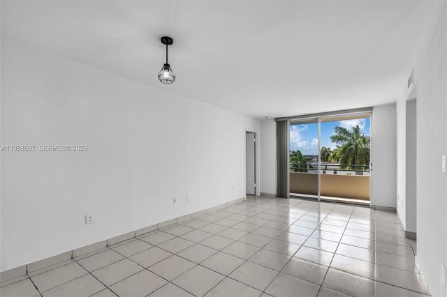 8320 NW 8th St 2-414, Miami, FL 33126