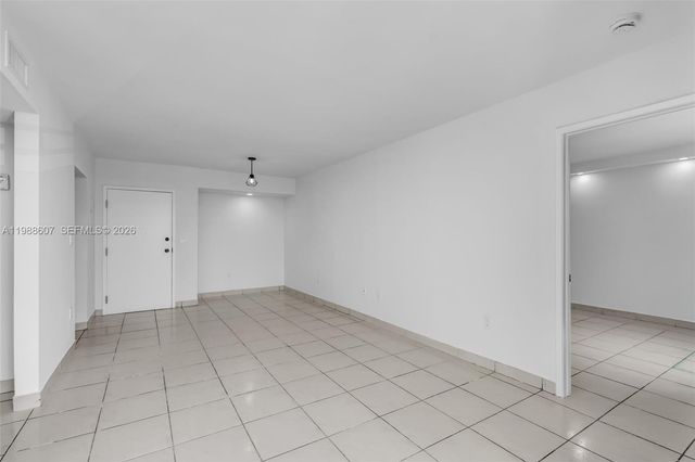 8320 NW 8th St 2-414, Miami, FL 33126