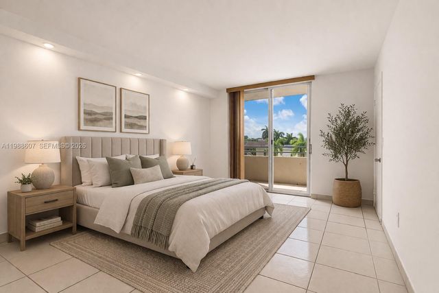 8320 NW 8th St 2-414, Miami, FL 33126