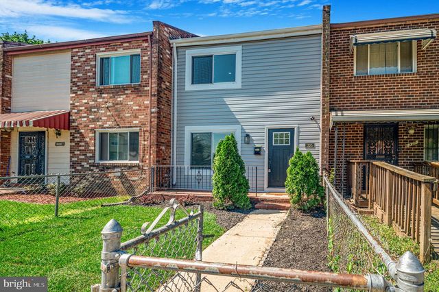 1325 BARNABY TER SE, Washington, DC 20032