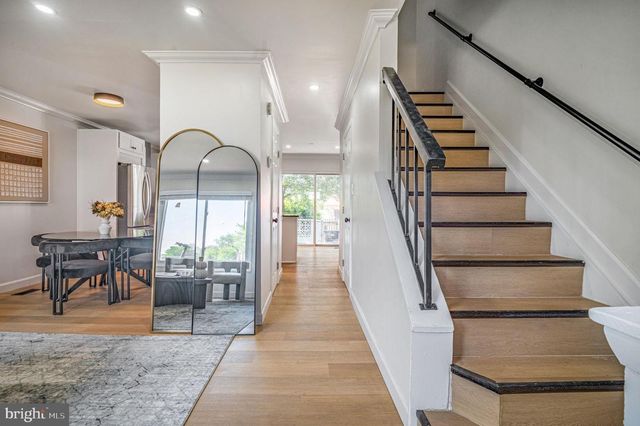 1325 BARNABY TER SE, Washington, DC 20032