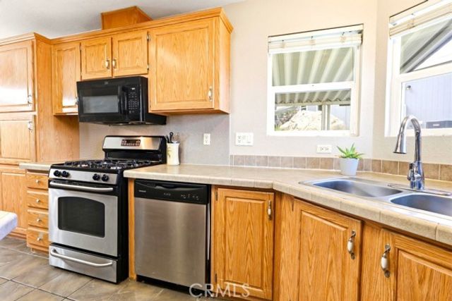 1536 S State Street 99, Hemet, CA 92543