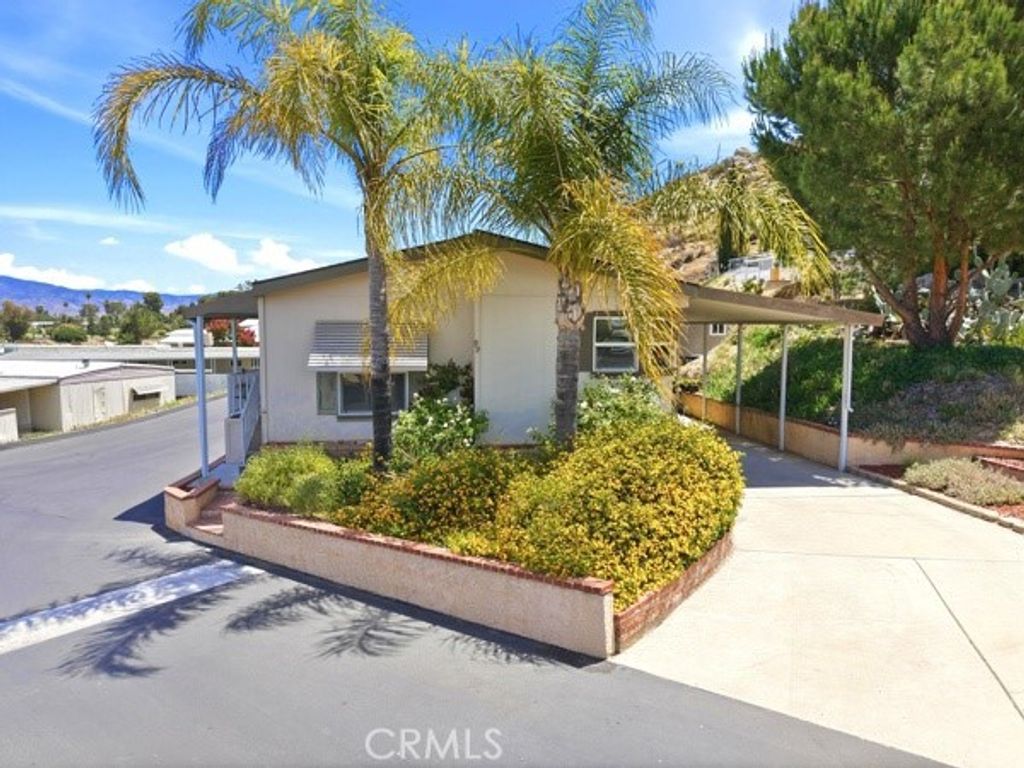 1536 S State Street 99, Hemet, CA 92543