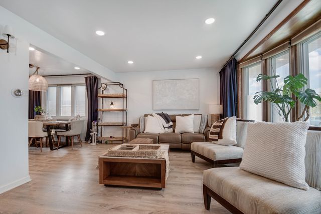 6145 S Knox Avenue, Chicago, IL 60629