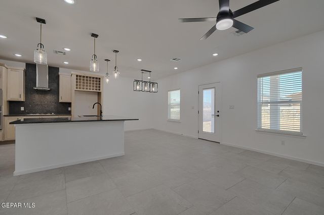 12165 Sanna Drive, El Paso, TX 79934