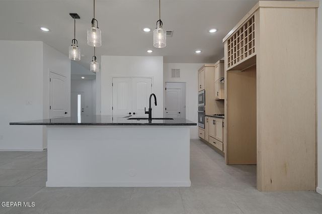 12165 Sanna Drive, El Paso, TX 79934