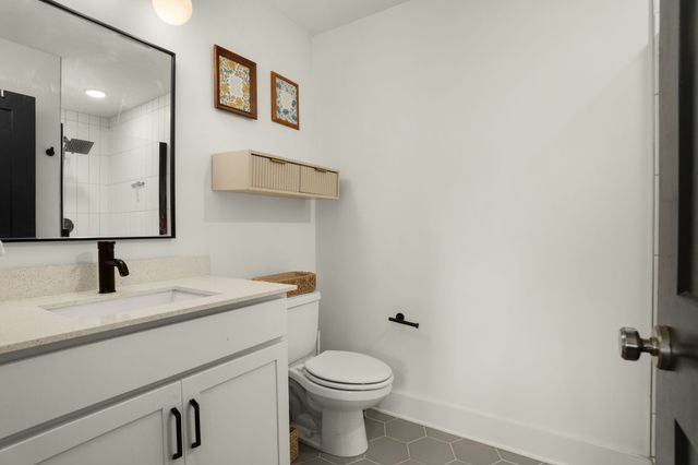 102 Duke St Apt 14, Nashville, TN 37207