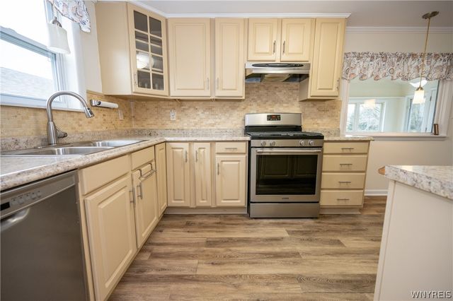 7052 East High Street, Lockport Town, NY 14094