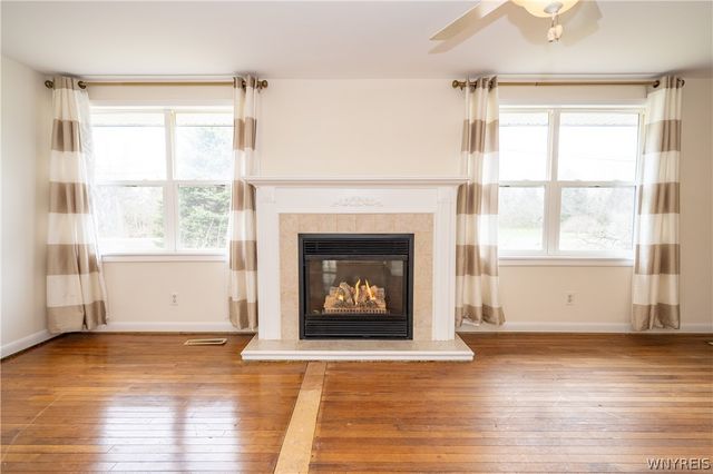 7052 East High Street, Lockport Town, NY 14094