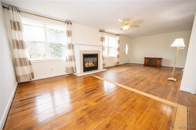 7052 East High Street, Lockport Town, NY 14094