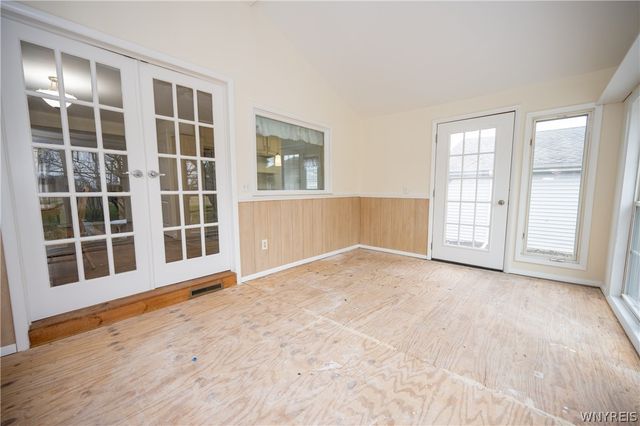 7052 East High Street, Lockport Town, NY 14094