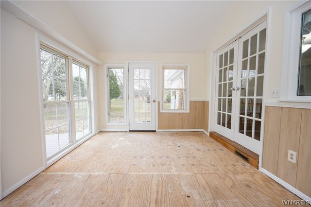 7052 East High Street, Lockport Town, NY 14094