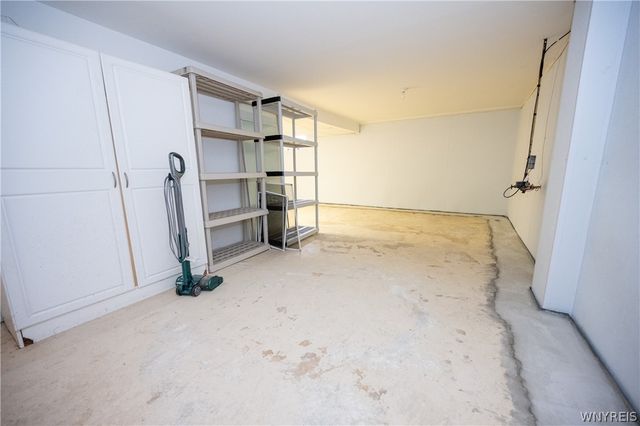 7052 East High Street, Lockport Town, NY 14094