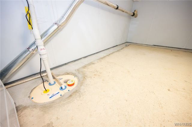 7052 East High Street, Lockport Town, NY 14094