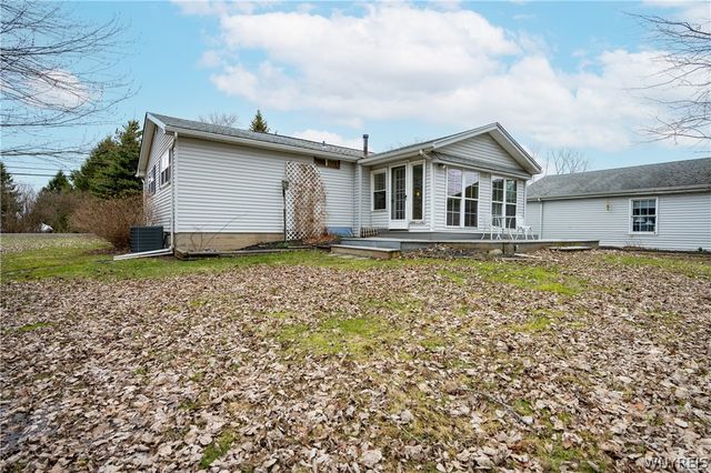 7052 East High Street, Lockport Town, NY 14094