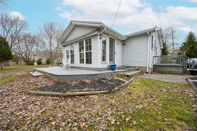 7052 East High Street, Lockport Town, NY 14094