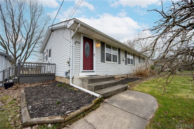 7052 East High Street, Lockport Town, NY 14094