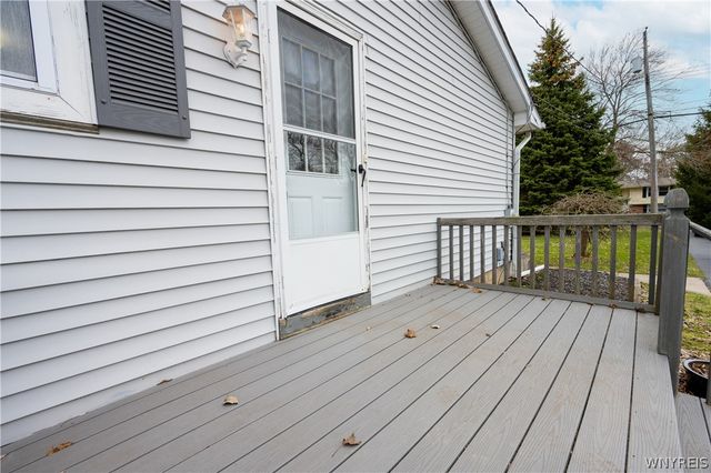 7052 East High Street, Lockport Town, NY 14094