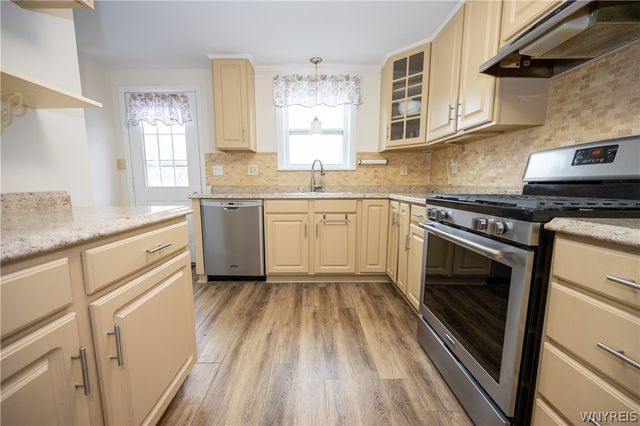 7052 East High Street, Lockport Town, NY 14094