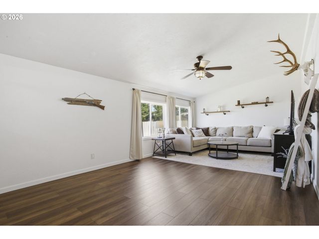 3316 B St, Forest Grove, OR 97116