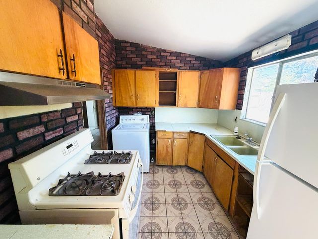 3728 Floral Dr, North Highlands, CA 95660