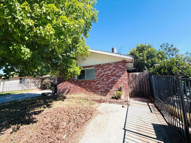 3728 Floral Dr, North Highlands, CA 95660