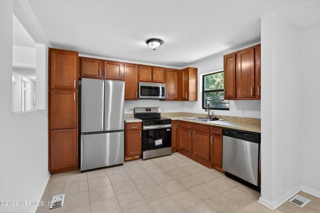 3248 SHETLAND Road W, Jacksonville, FL 32277