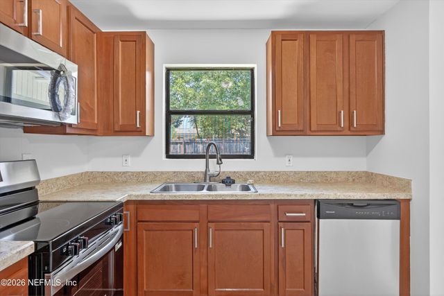 3248 SHETLAND Road W, Jacksonville, FL 32277
