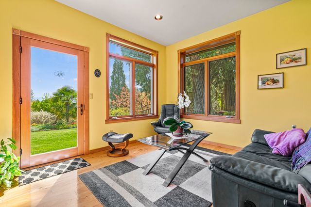 12310 Ramsey Road, Gold Hill, OR 97525