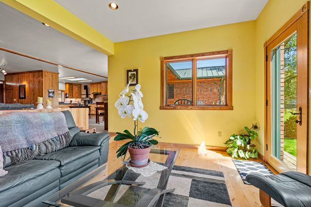 12310 Ramsey Road, Gold Hill, OR 97525
